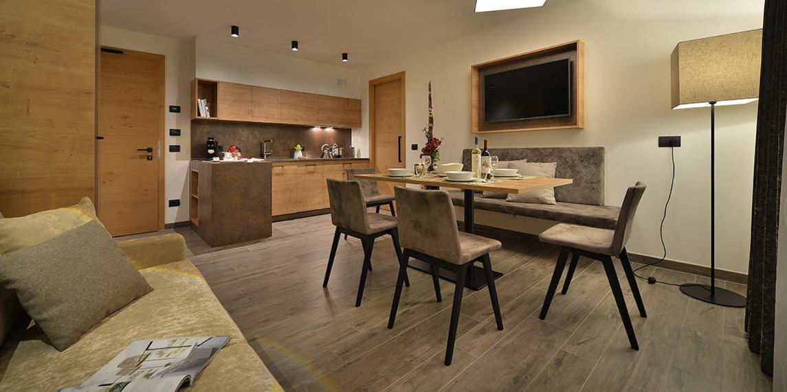 Roberta Loft - Rooms And Apartments ลีวินโญ ภายนอก รูปภาพ